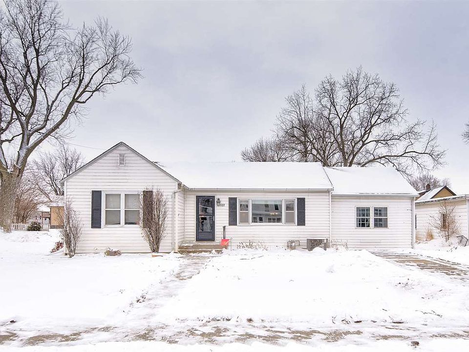 1st image of 107 Avenue B W