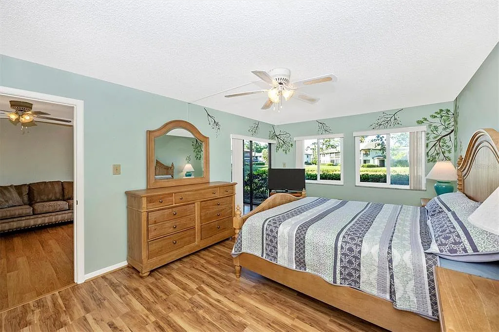 2 bed, 2.0 bath, 1065 sqft, $1,990 — Photo 4