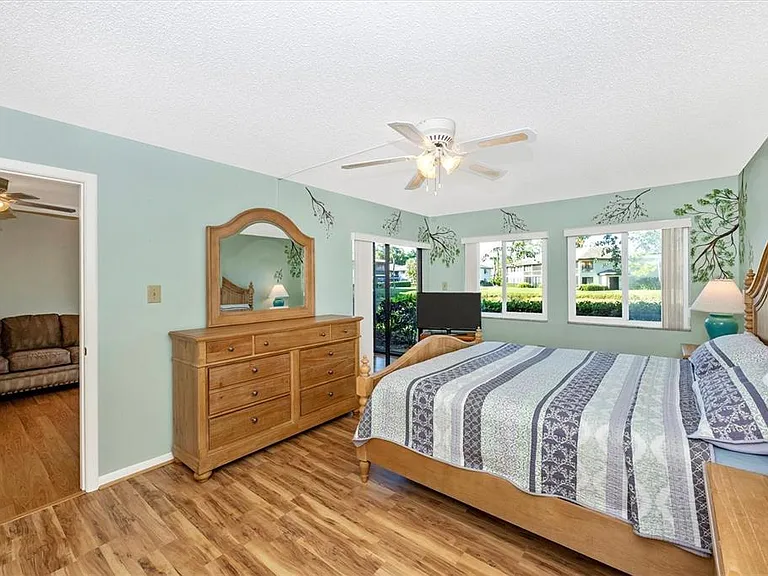 5219 Lake Village Dr #21 — Photo 4