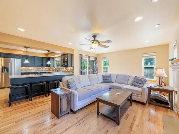 2513 Falcon Dr, Longmont, CO 80503