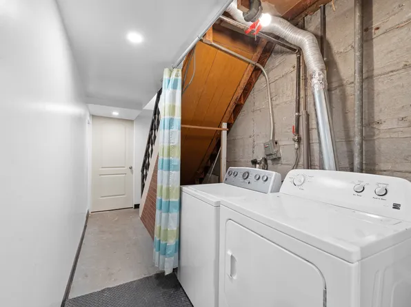 160 Stephens Avenue image 21 of 29