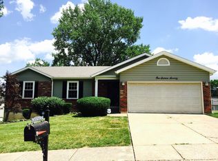 11670 Hazeloak Dr, Florissant, MO 63033