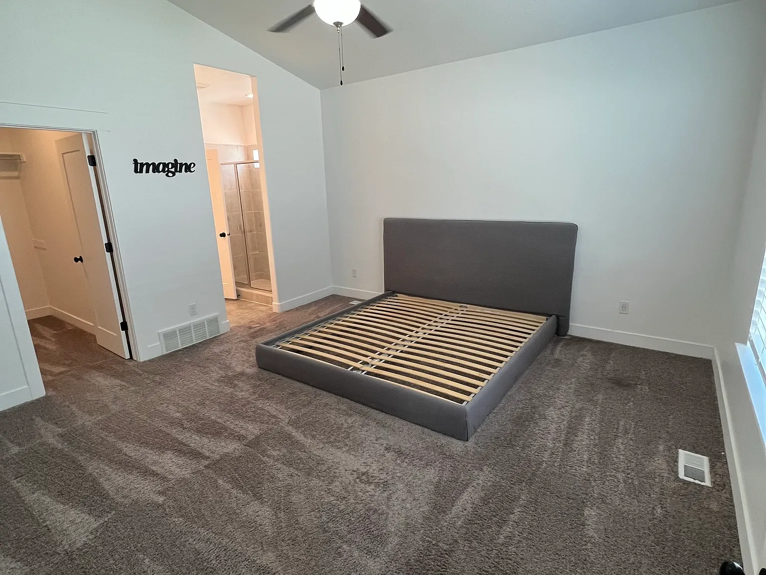 6 bed, 3050 sqft, $3,850 — Photo 3
