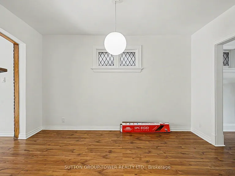 118 Castlefield Ave — Photo 8