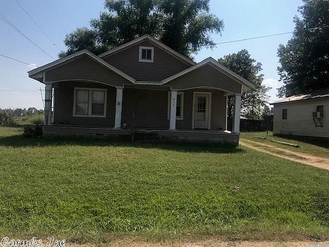 1st image of 818 E Garland St