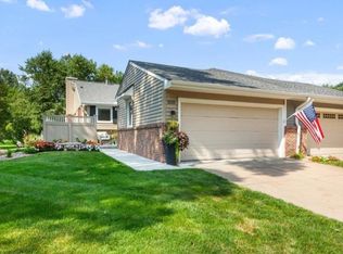 5233 S 71st St, Lincoln, NE 68516