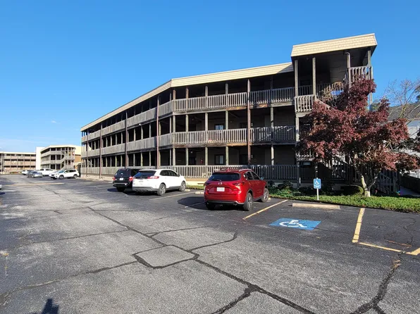 313 Lake Place Condo Drive, Elizabethtown, NC 28337