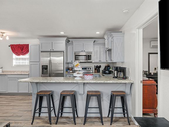 5th image of 275 Osborn Hill Rd