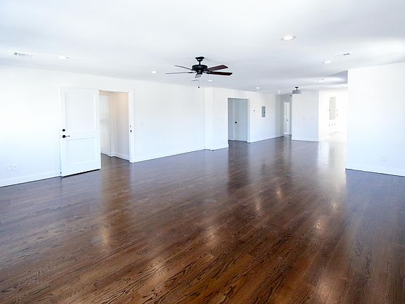 3rd image of 210 Lake Ave #2