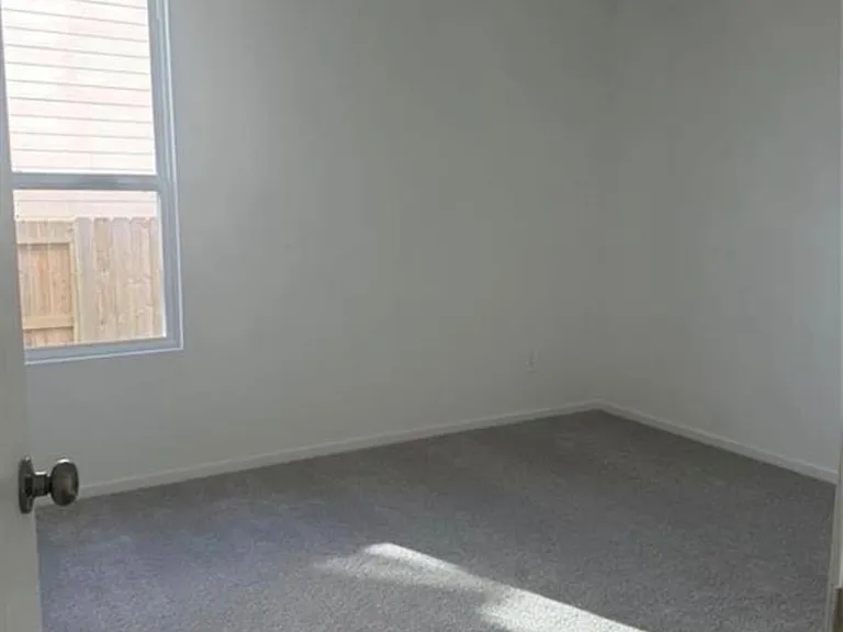 226 Draper Shadows Dr — Photo 26