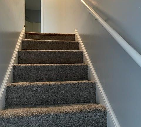 5th image of 825 Smith St APT 1