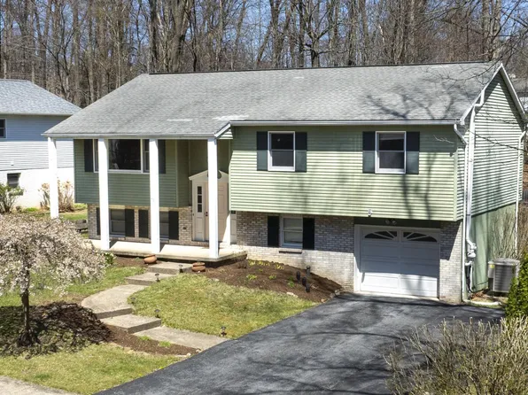 431 Canterbury Dr, State College, PA 16803
