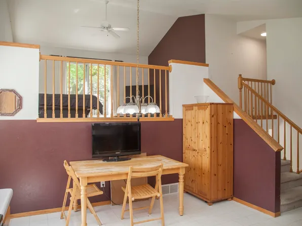 819 Spellman St, Mount Horeb, WI 53572