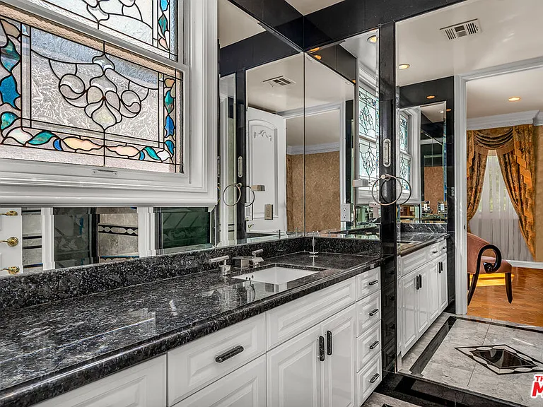 11244 Briarcliff Ln — Photo 25