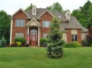 W147N9927 Emerald Ln, Germantown, WI 53022