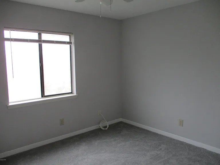 1346 Stephen Dr — Photo 12