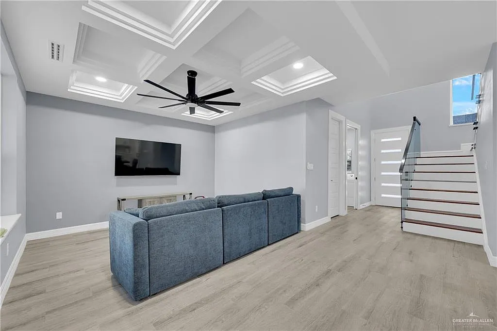 3 bed, 2.5 bath, 2343 sqft, $2,750 — Photo 4
