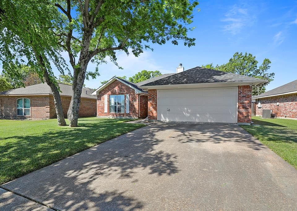 1st image of 319 Southlake Dr
