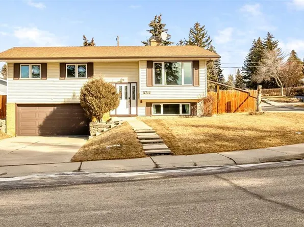 5711 S Dalmead Cres NW, Calgary, AB T3A 1E7