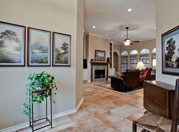 4th image of 3115 Stonehenge Dr