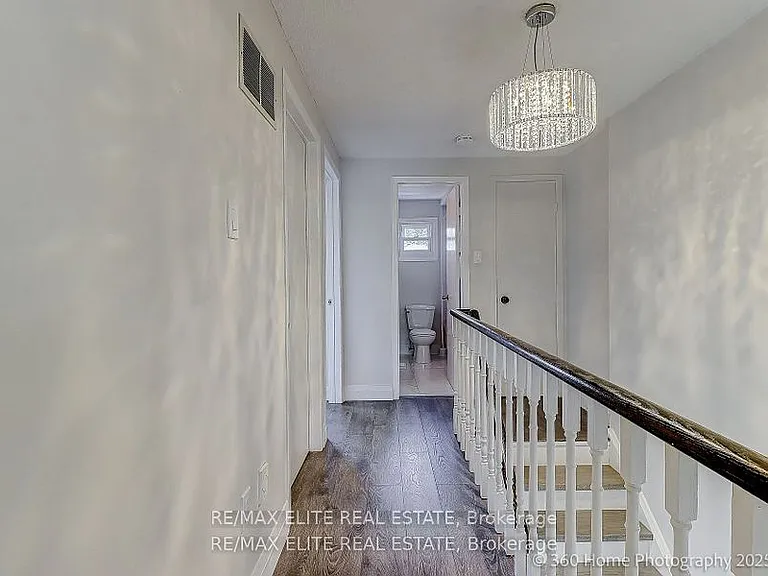 2032 Glenada Cres — Photo 20