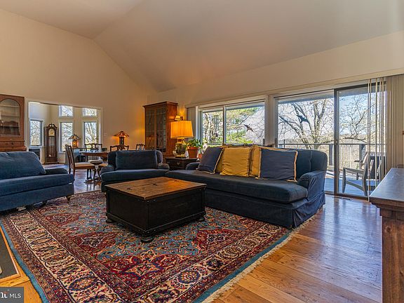 5th image of 23 Southridge Dr