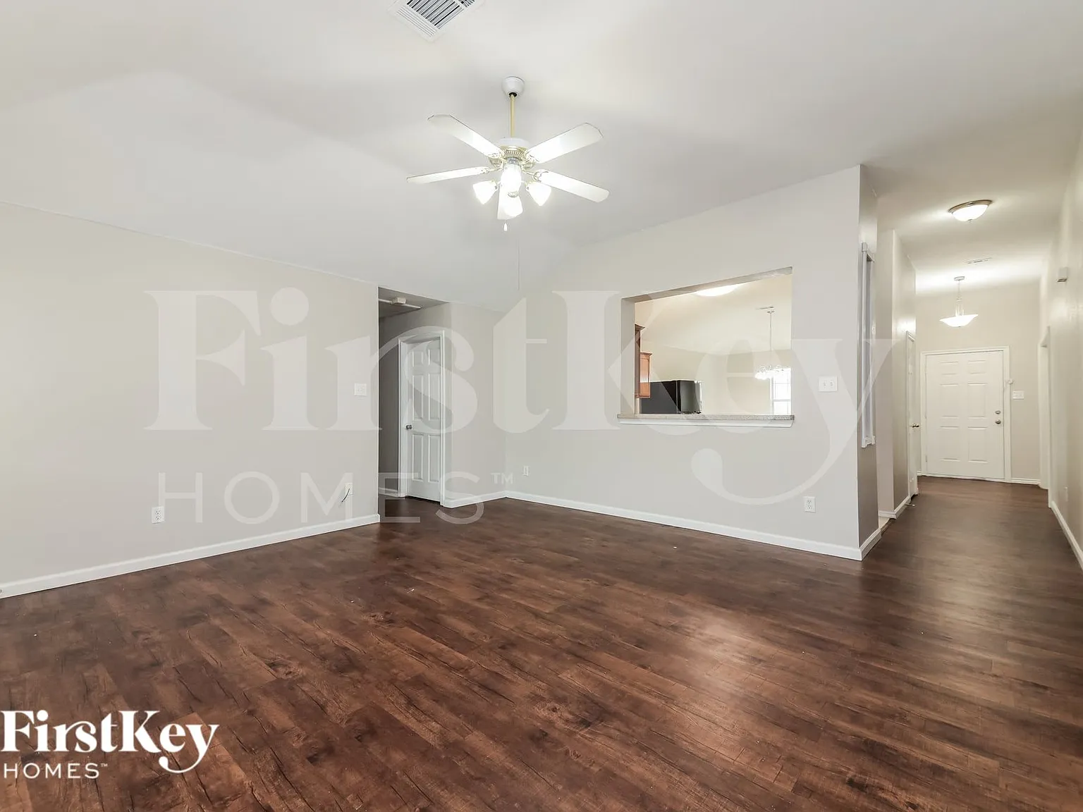 3 bed, 2.0 bath, 1699 sqft, $2,075 — Photo 3