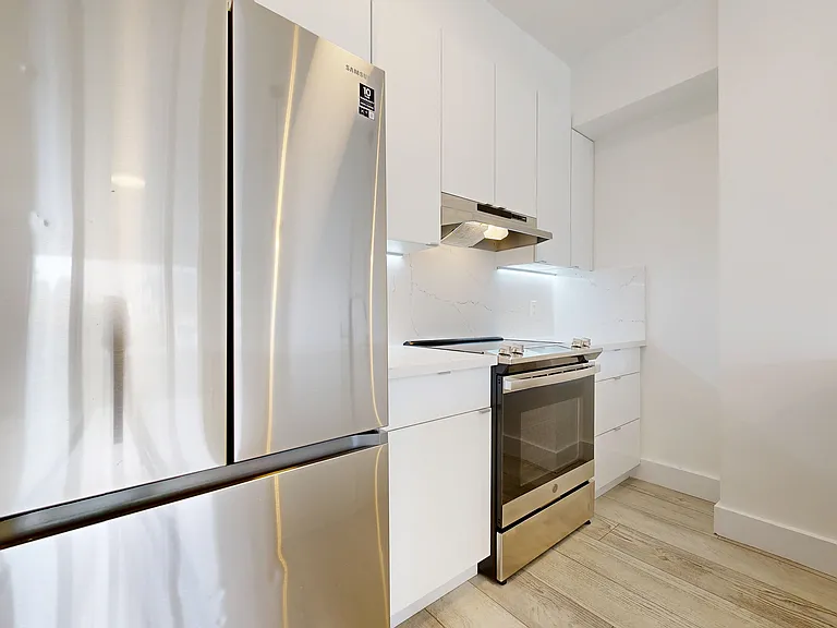 2110 Jackson St #401 — Photo 2