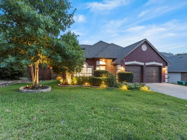 3700 Saint Johns Dr, Denton, TX 76210