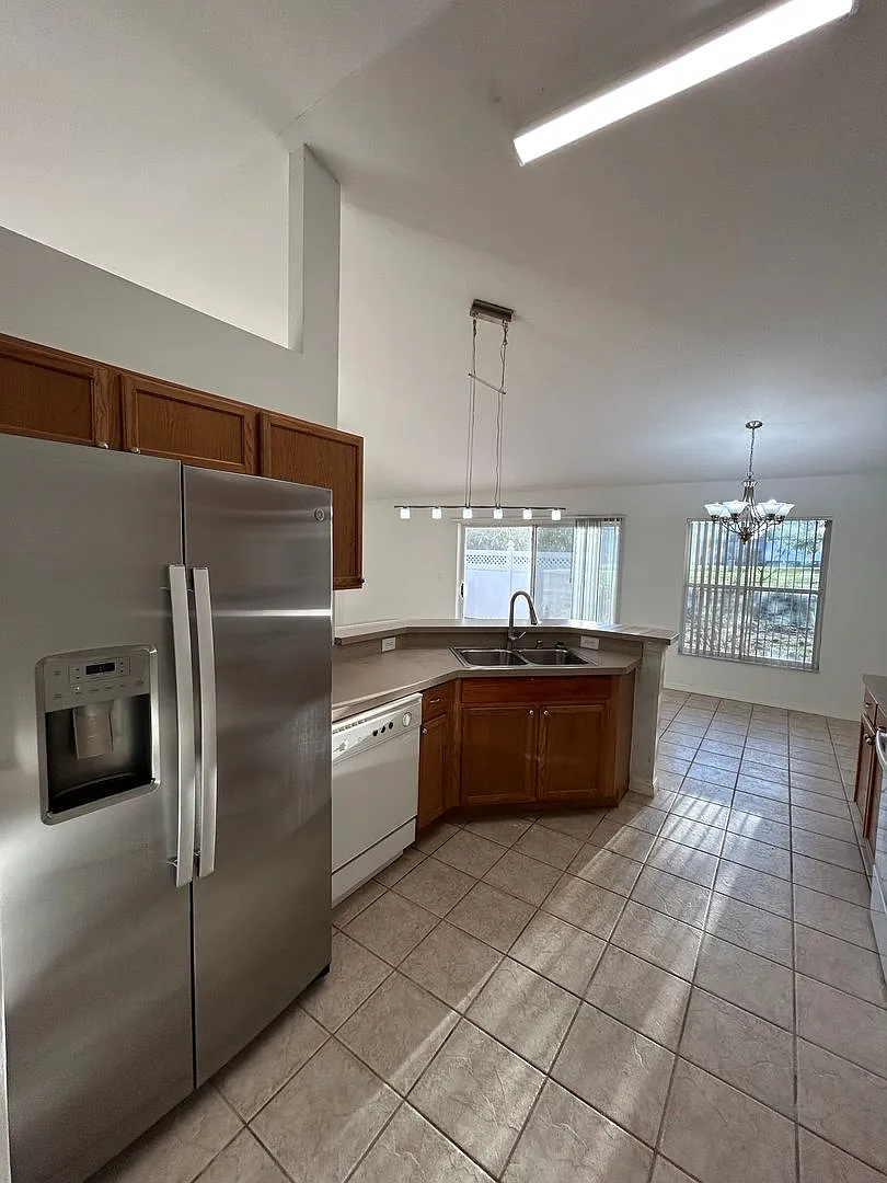 3-Bedroom Home in Windscape Clermont | Open Floor Plan | 2-Car Garage — Photo 4