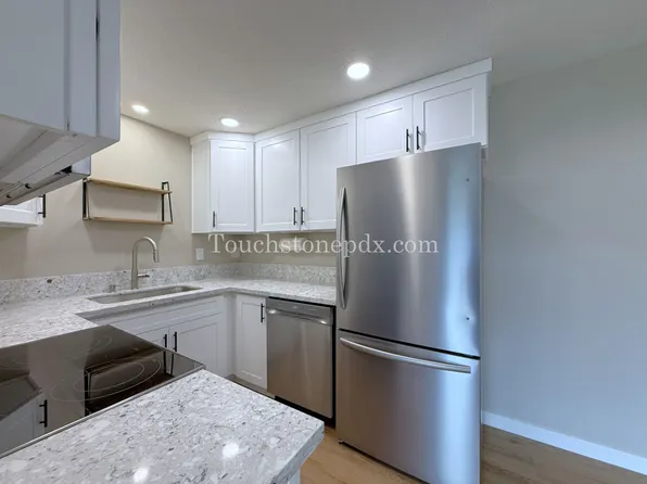 2289 5th Ave APT 2, West Linn, OR 97068