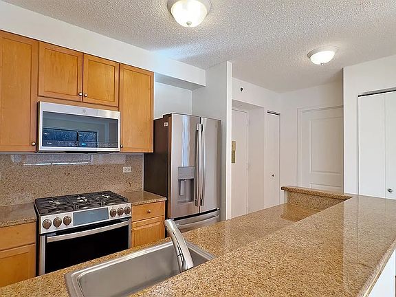 5th image of 333 E 102nd St APT 135