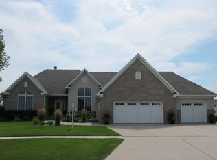 65 Rivers Edge Dr, Grand Forks, ND 58201