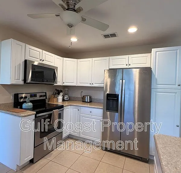 3185 Clifford St — Photo 31