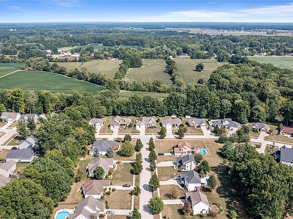4th image of 1069 Glendalough Dr