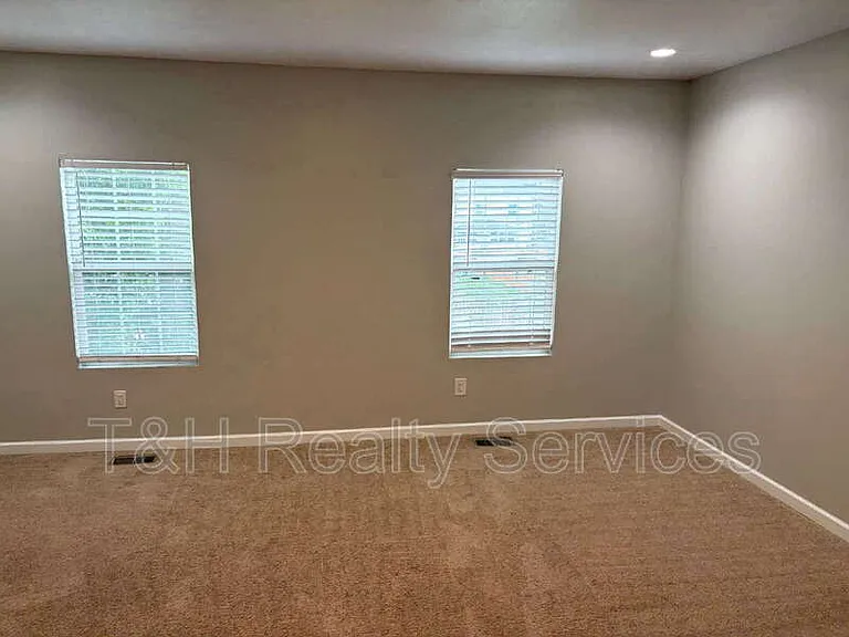 2246 Bellefontaine St — Photo 12