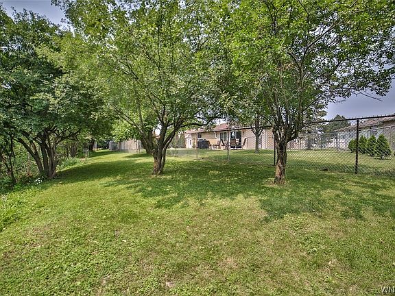 5th image of 115 Mitchell Dr
