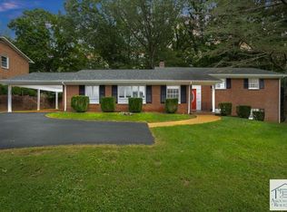905 Hunting Ridge Rd, Martinsville, VA 24112