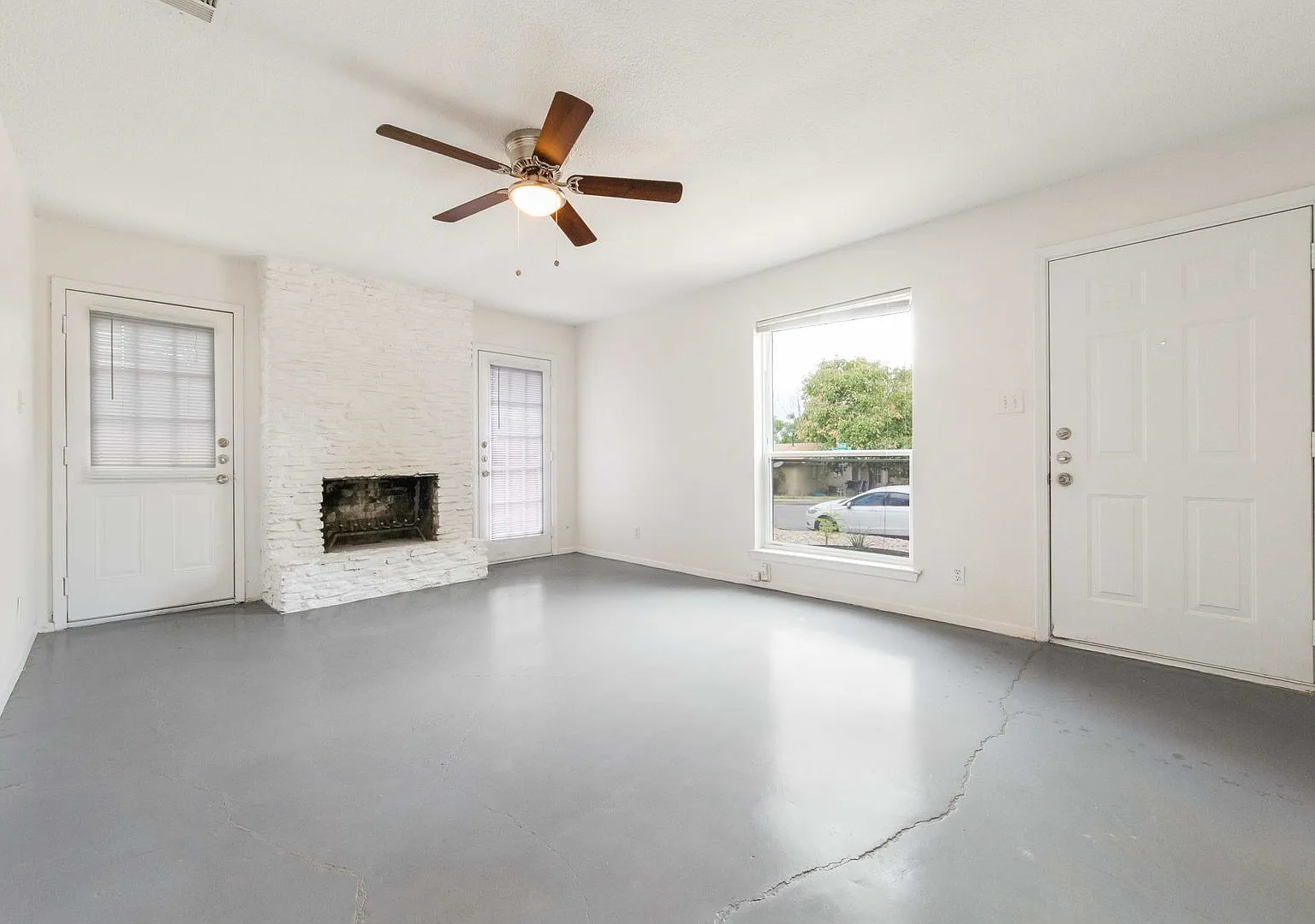 2/1 in Central Austin with Garage & Private Yard — Photo 3
