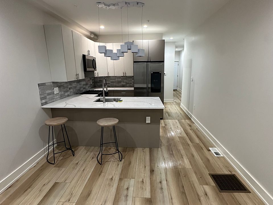 1st image of 4639 Westminster Ave #1