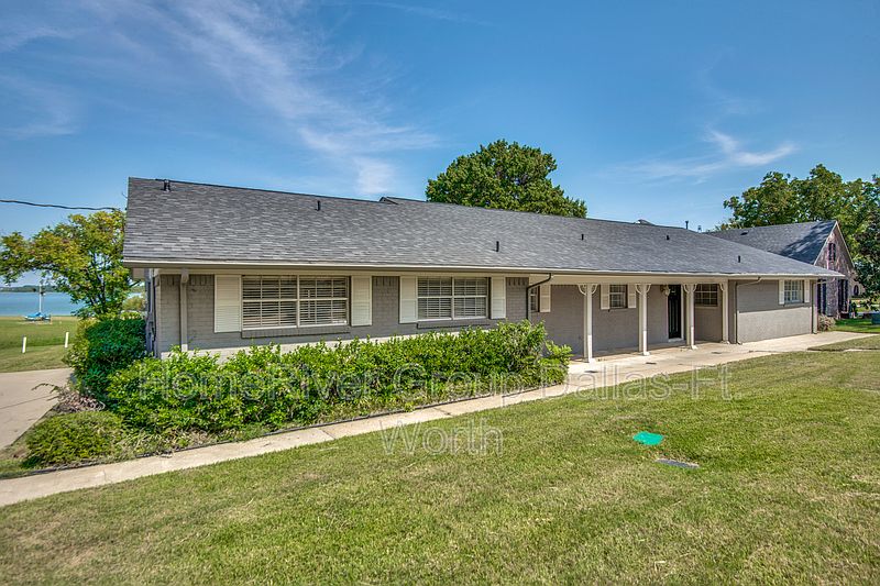 1st image of 107 Lakeside Ln