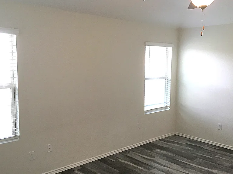 5728 Southerner Way — Photo 9