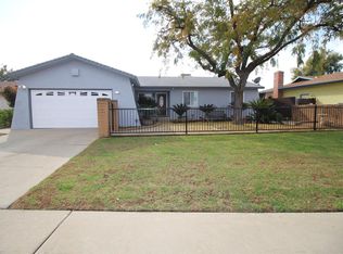 50 W Ashcroft Ave, Clovis, CA 93612