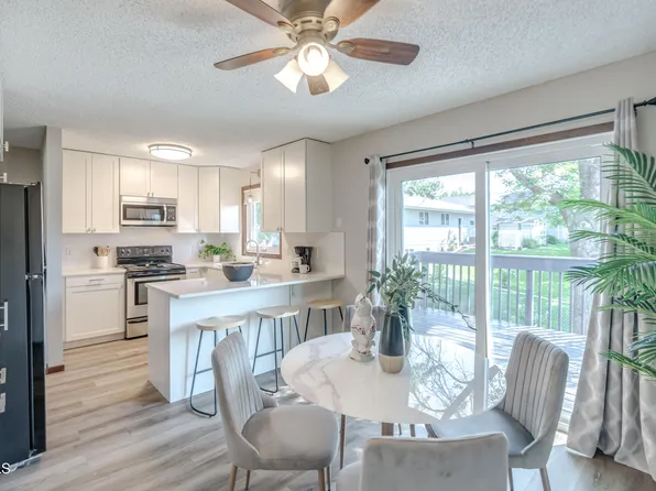 3005 Ontario Ln, Bismarck, ND 58503