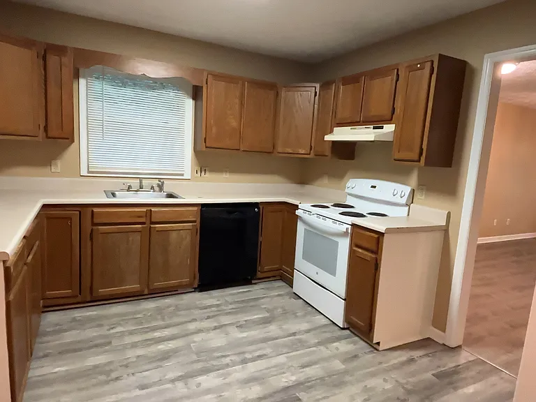 8 Mountain View Rd #A — Photo 5