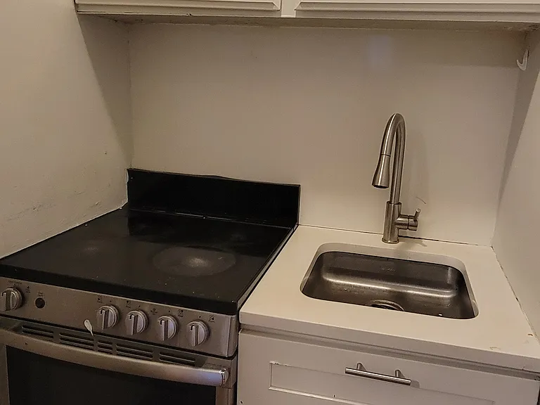 242 W 56th St #5B — Photo 6