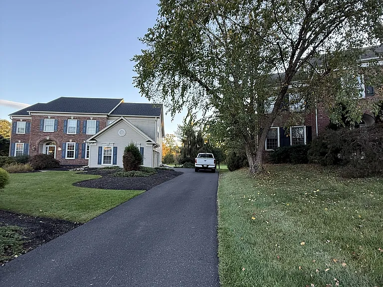 1006 Glendevon Dr — Photo 44