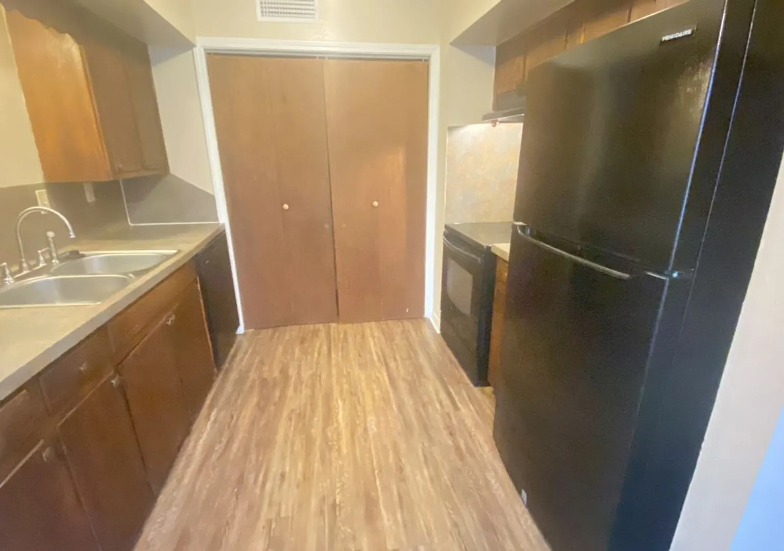 2 bed, 1100 sqft, $895 — Photo 4
