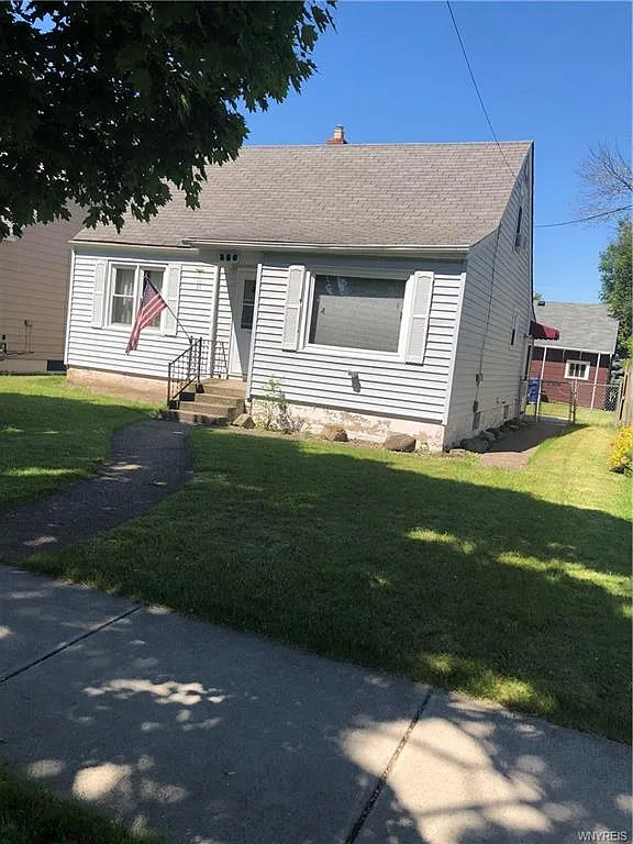 556 28th St photo 1
