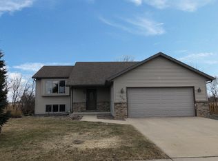 595 S 6th St, Evansville, WI 53536
